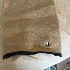 Burberry child size lambswool scarf light beige with dark edge bear small hole